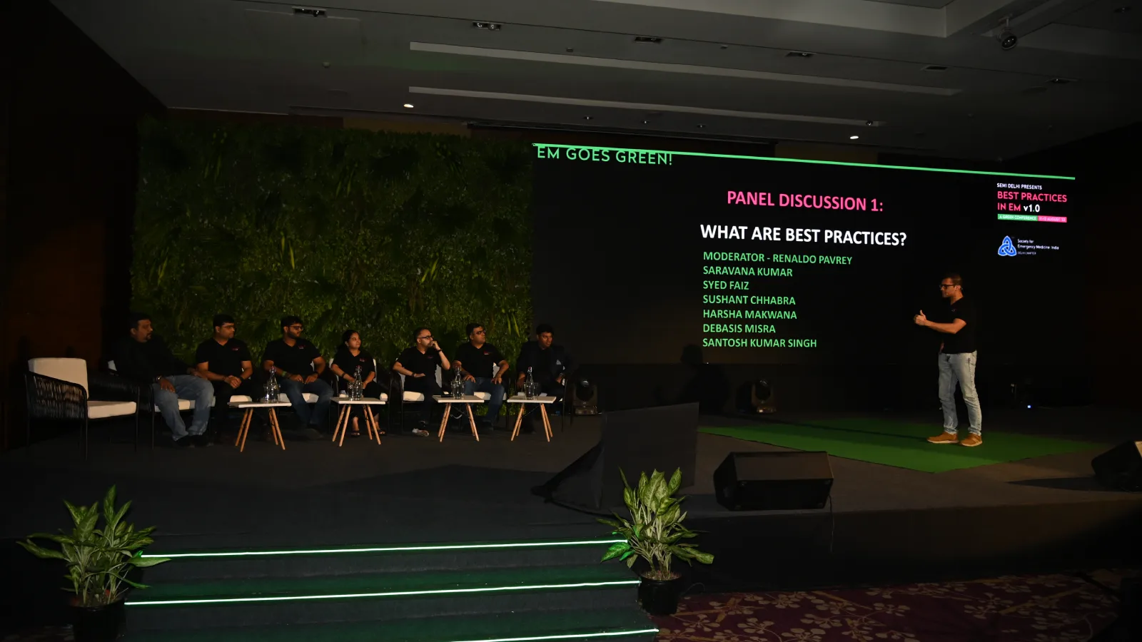 Medical conference plenary session
